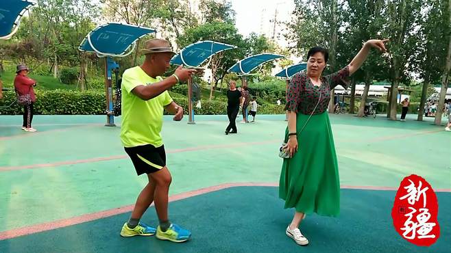 西域地道民歌《牡丹汗》优美动听！新疆舞民族舞表演