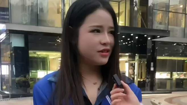 街头采访重庆美女，她的回答很是真诚，你们觉得呢