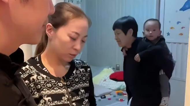 盘点那些变脸最快的婆婆婆媳婆婆搞笑视频