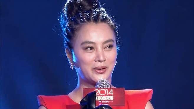 “甜歌皇后”李玲玉一首《女儿情》，嗓音依旧甜美动听，太经典了