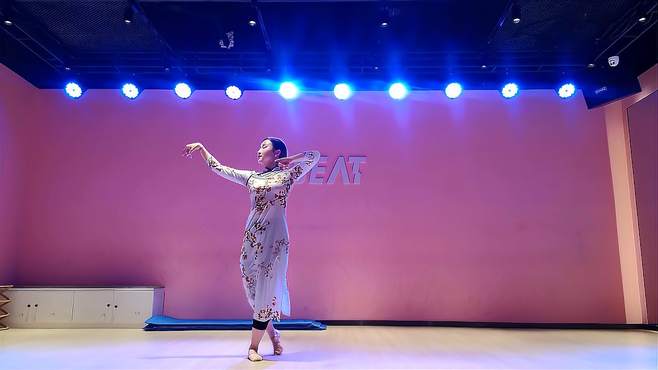 中国舞老师跳的“骁”，你可还满意？