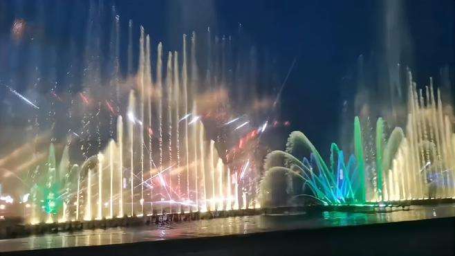 辽宁省大连市东港的音乐喷泉