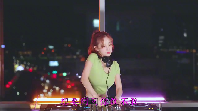 一曲经典老歌《为爱痴狂(Live)》，旋律罪人，70后，80后都爱听