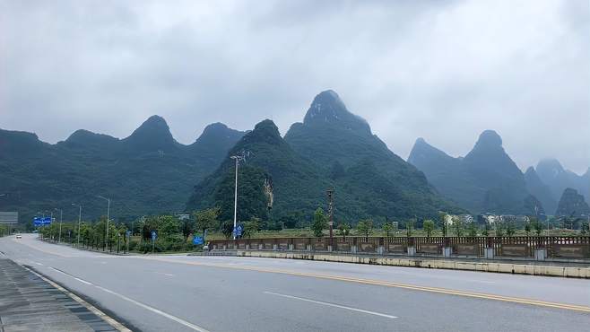 空山新雨后的阳朔，像被沐浴过一样干净，青山显得更绿，风景秀丽