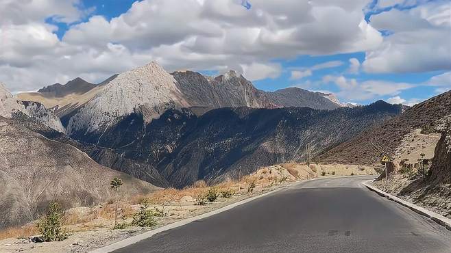 怒江超级山区盘山路，老司机来了也怕，风景美不胜收，也很危险