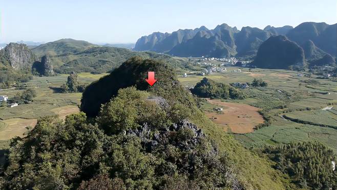 如此陡峭的高山之巅，居然发现一个平台全部石头砌成，这是干什么