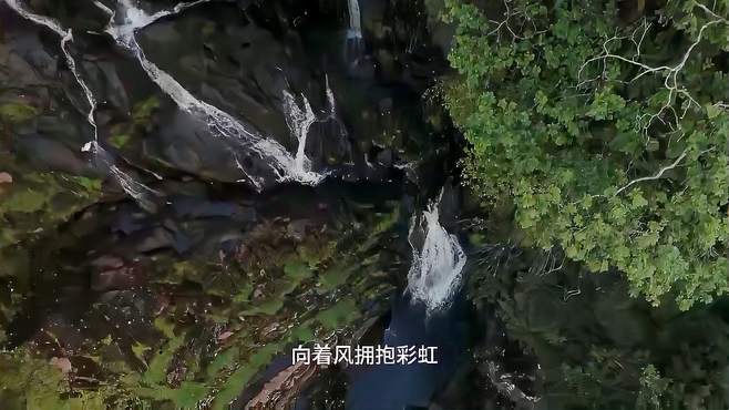 人生就像一条河，左岸是无法忘却的回忆，右岸是值得把握的青春