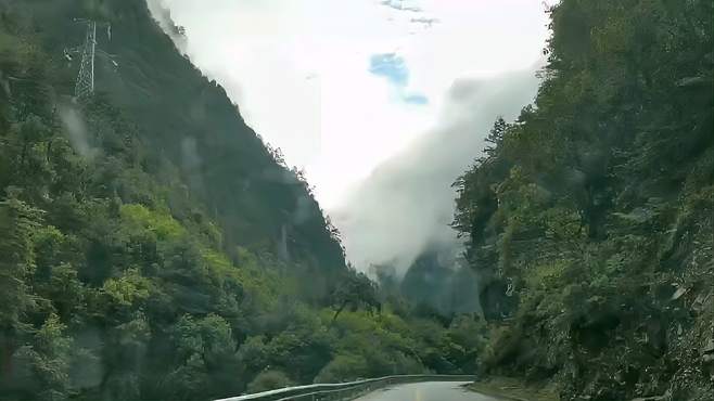 一路狂奔雪山草原峡谷