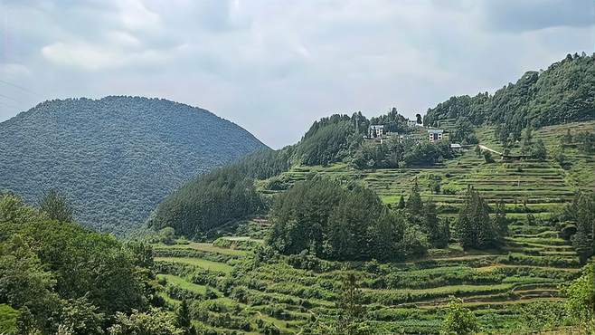 贵州正安县大山风景美如画少见的世外桃源